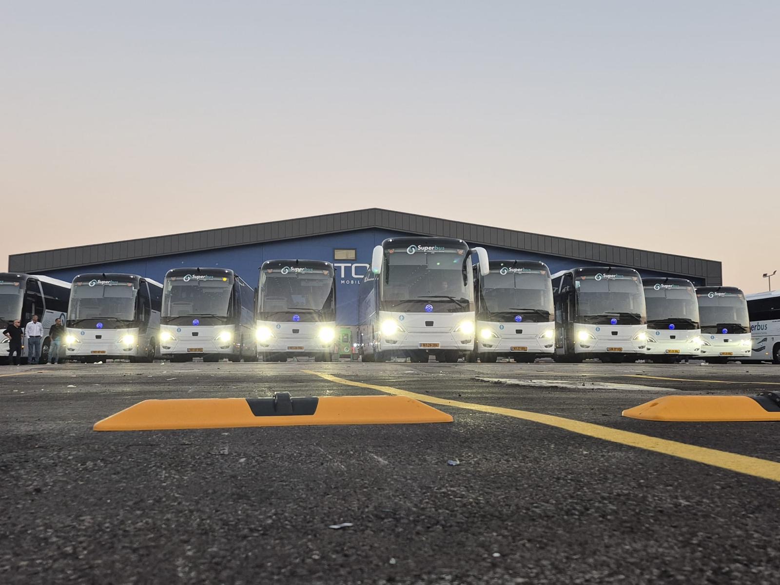 SUPERBUS (4)